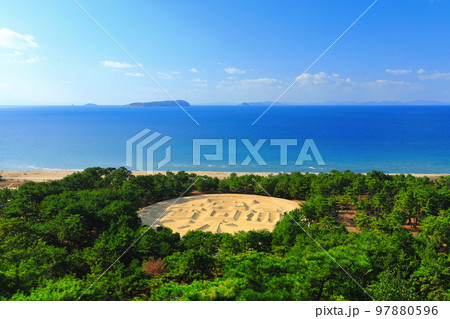 【香川県】晴天の銭形砂絵 97880596