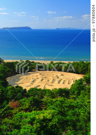 【香川県】晴天の銭形砂絵 【香川県】晴天の銭形砂絵 97880604