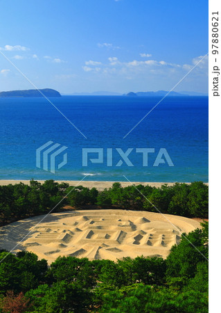 【香川県】晴天の銭形砂絵 【香川県】晴天の銭形砂絵 97880621