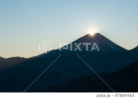 快晴の朝、絶景のダイヤモンド富士 快晴の朝、絶景のダイヤモンド富士 97884563