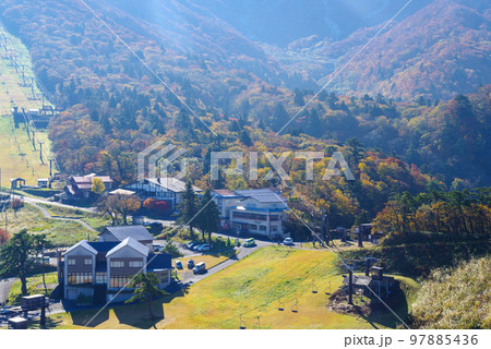 豪円山のろし台から見た伯耆大山周辺の景色（2022年11月） 97885436