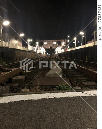 名鉄常滑線夜の寺本駅 名鉄常滑線夜の寺本駅 97887481
