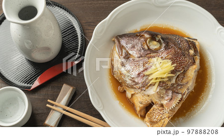 和食|鯛の兜煮(あら炊き)と日本酒 和食|鯛の兜煮(あら炊き)と日本酒 97888208