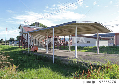 草生す旧美幸線ホーム　美深駅　JR美深駅　びふか　W54　宗谷本線　美幸線 97888276
