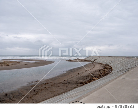 福島県双葉町の海岸　帰宅困難地域付近　前田川の河口付近　2022年11月 97888833