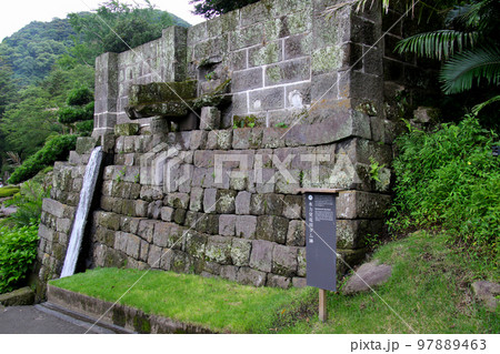 仙厳園にある水力発電用ダム跡 仙厳園にある水力発電用ダム跡 97889463