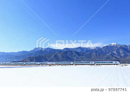 大糸線　冬の特急あずさ 97897741