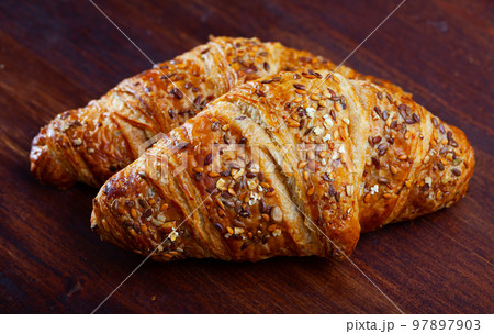 Multigrain croissants 97897903