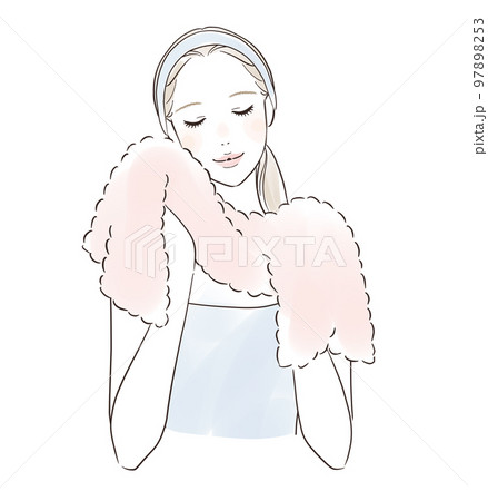 タオルで顔を拭く笑顔の女性 97898253