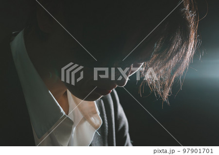 in his twenties  97901701