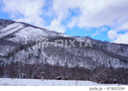 冬の雪山 冬の雪山 97902594