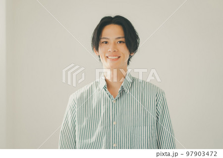 in his twenties  97903472