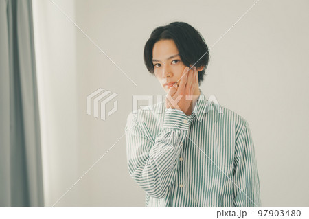 in his twenties  97903480