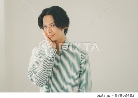 in his twenties  97903482