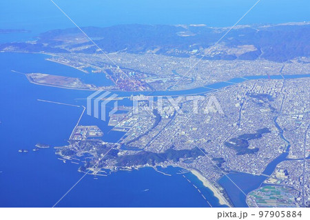 上空から見た和歌山市街地とその周辺 97905884