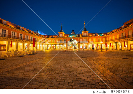 志摩スペイン村_夜景 97907678