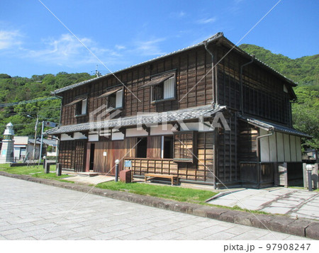 熊本県宇城市の世界遺産、三角西港の歴史ある回漕問屋「旧高田回漕店」 97908247