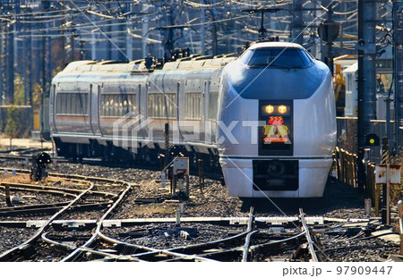 草津温泉へ…温泉特急『草津』651系1000番台 97909447