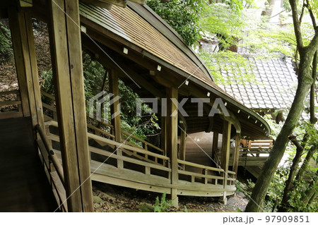 永観堂の伽藍をつなぐ回廊 97909851