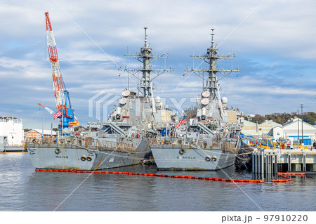 YOKOSUKA 軍港めぐり YOKOSUKA 軍港めぐり 97910220