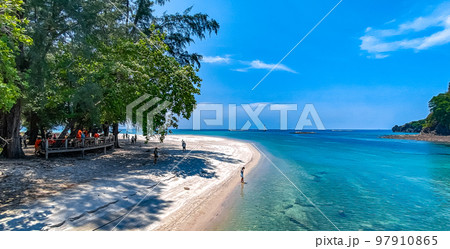 View of Ao Pante Malacca port in Koh Tarutao national park in Satun, Thailand 97910865