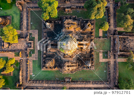 Aerial view of Wat Phra Ram ruin temple in Phra Nakhon Si Ayutthaya, Thailand Aerial view of Wat Phra Ram ruin temple in Phra Nakhon Si Ayutthaya, Thailand 97912701