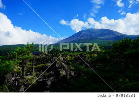 雄大な浅間山 97913531