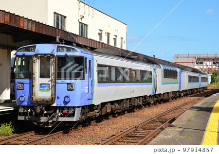 網走駅でのヘッドマーク切替時の「サロベツ」表示 97914857