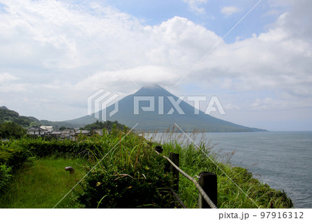 開聞岳の雄姿 開聞岳の雄姿 97916312