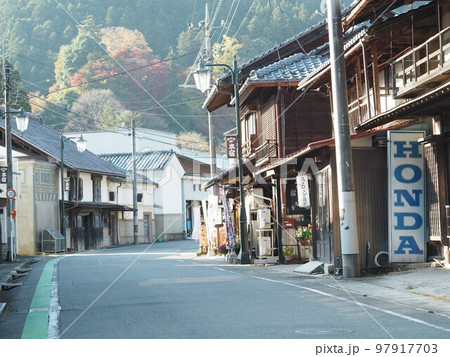 群馬県下仁田町の街並み 97917703