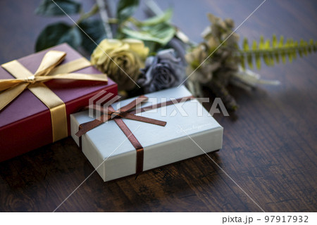 プレゼント 97917932