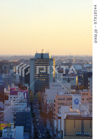 栃木県庁15階展望ロビーからの宇都宮市役所 97918544