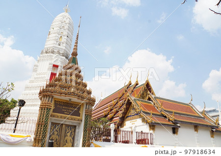 タイ王国バンコクにある鐘の寺「ワット・ラカーン(Wat Rakhang Khositaram)」 タイ王国バンコクにある鐘の寺「ワット・ラカーン(Wat Rakhang Khositaram)」 97918634