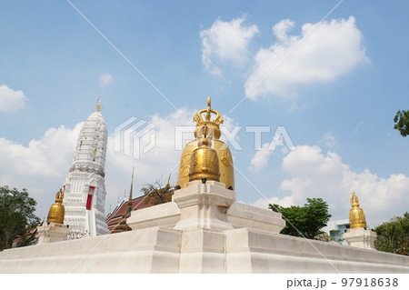 タイ王国バンコクにある鐘の寺「ワット・ラカーン(Temple of the Bells)」 タイ王国バンコクにある鐘の寺「ワット・ラカーン(Temple of the Bells)」 97918638