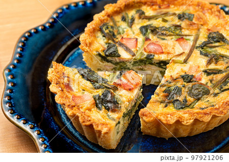 ほうれん草とベーコンのキッシュ 97921206