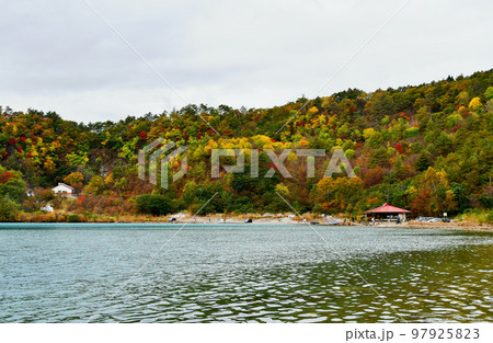鳴子温泉の裏山のカルデラ湖 潟沼レストハウスとクレー射撃場 鳴子温泉の裏山のカルデラ湖 潟沼レストハウスとクレー射撃場 97925823