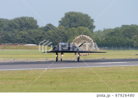アメリカ空軍F-117ナイトホーク着陸 アメリカ空軍F-117ナイトホーク着陸 97926480