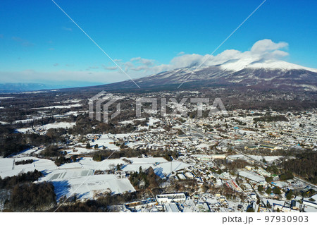 冬の浅間山の風景 冬の浅間山の風景 97930903
