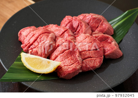 生の厚切り牛タン 97932045
