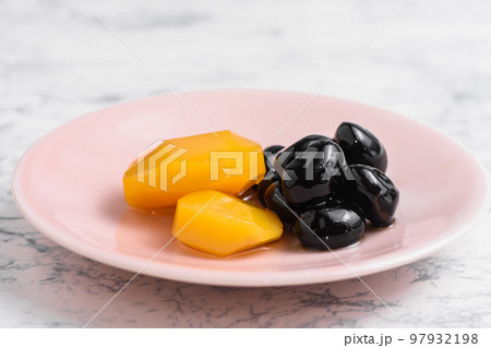 栗の甘露煮と黒豆 97932198