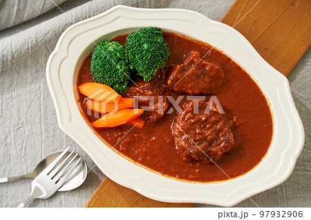 牛タンシチュー 97932906