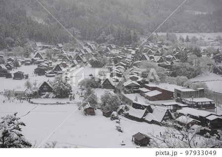 風景写真・岐阜県・白川村・白川郷・合掌造り・遠景 97933049