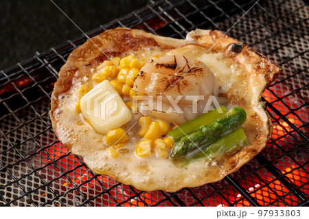 殻付き帆立貝のバター焼き 97933803