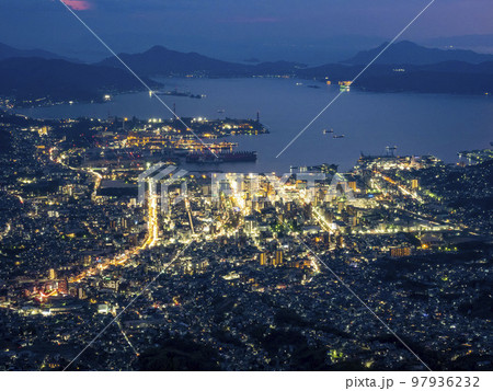 灰ヶ峰からの呉市街夜景 灰ヶ峰からの呉市街夜景 97936232
