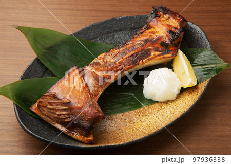 マグロのカマ焼き マグロのカマ焼き 97936338