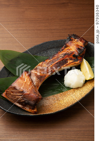 マグロのカマ焼き 97936340