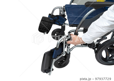介助用車椅子のフットサポートの取り外し 介助用車椅子のフットサポートの取り外し 97937729