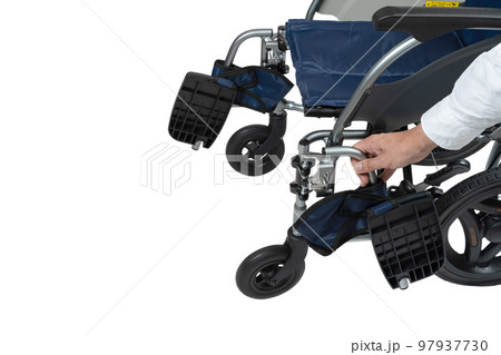 介助用車椅子のフットサポートの取り外し 介助用車椅子のフットサポートの取り外し 97937730