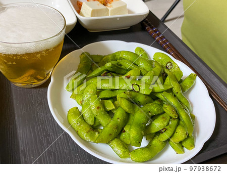 ビールとおつまみ ビールとおつまみ 97938672