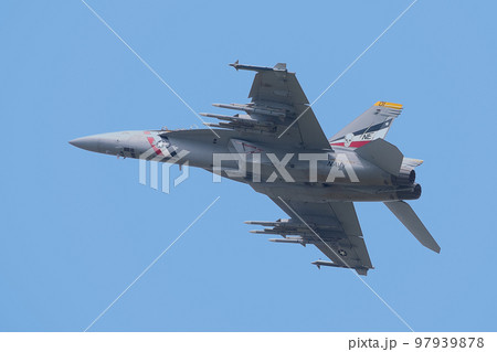 アメリカ海軍F/A-18Fスーパーホーネット上昇 97939878